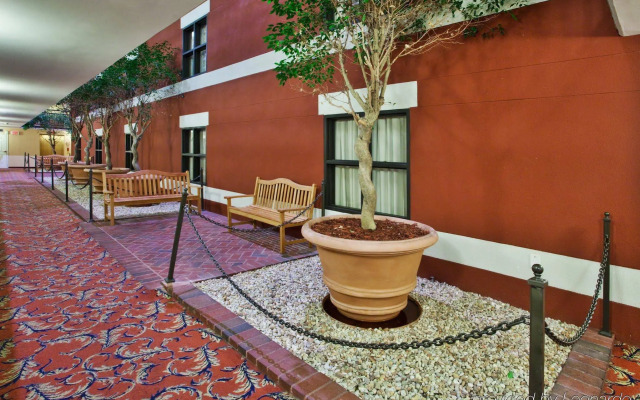 Staybridge Suites Savannah Historic District by IHG