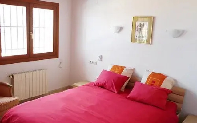 House Ruisenor Falcone
