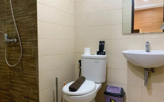 Nice And Strategic 1Br At Sky Terrace Apartment