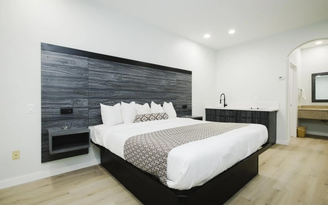 Sapphire Inn and Suites