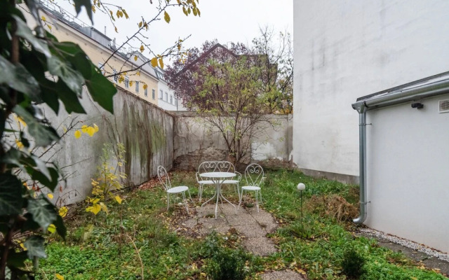 Business And Holiday Apartments