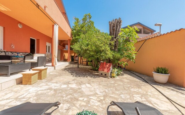 Awesome Home in Vrsi With 2 Bedrooms and Wifi