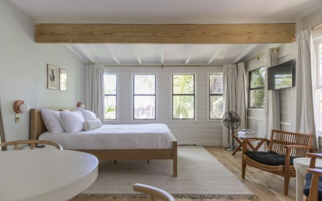 The Grandview Collection - Newark