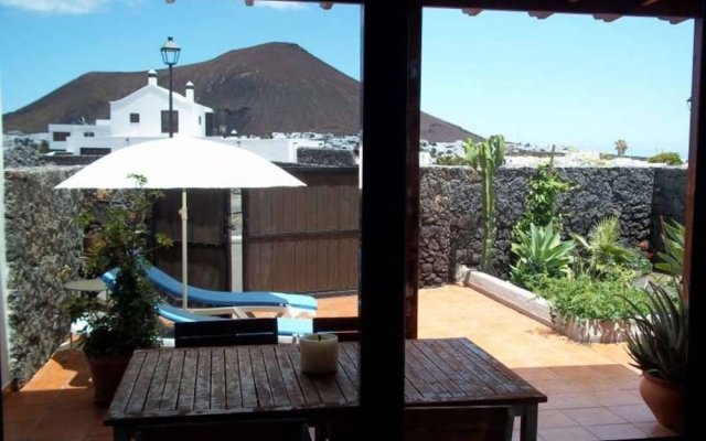 House With 2 Bedrooms in Tahiche, With Wonderful Mountain View, Privat