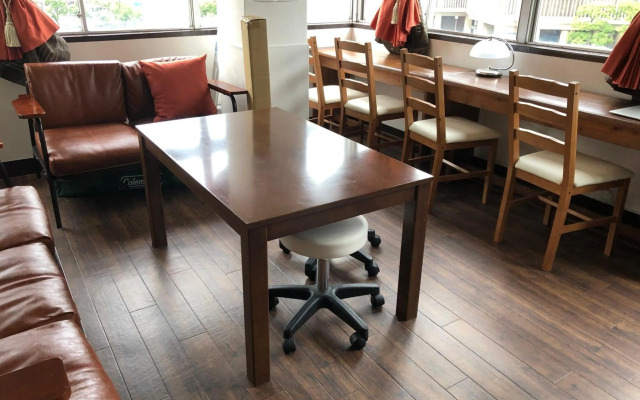 Almas Guest House - Hostel