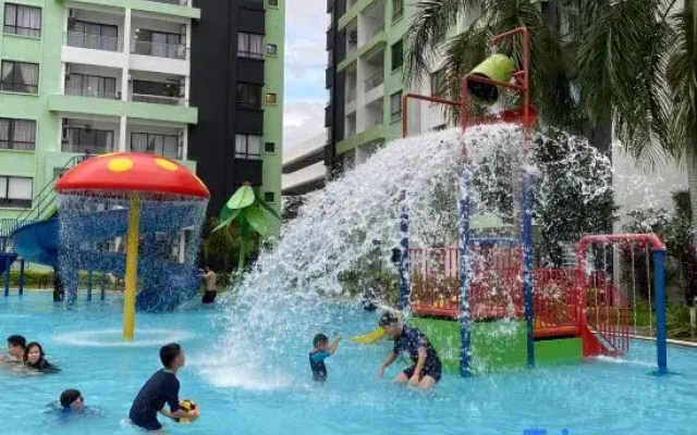 Manhattan PoolView 3bedroom suite Netflix |  Ipoh Station18