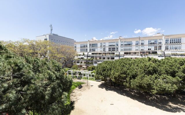 AB Olympic Village Beach Apartment