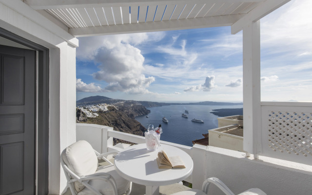 Aqua Luxury Suites