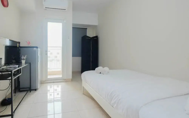 Stylish and Posh Studio Springlake Summarecon Bekasi Apartment