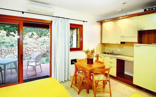 Apartment in Porto Pollo With Garden