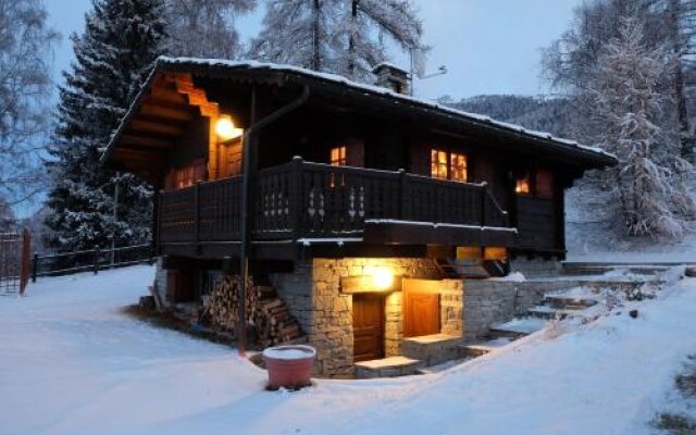 Rosso 38 Chalet