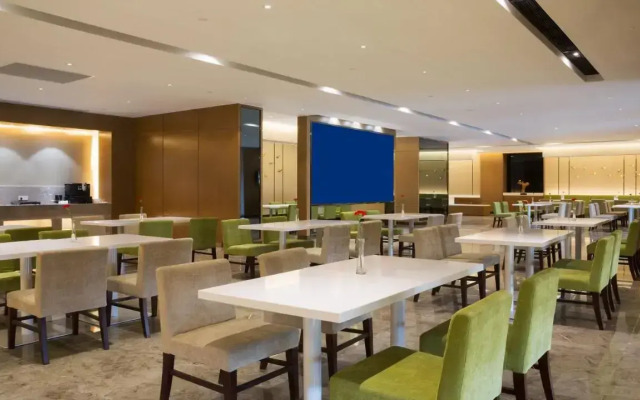 Holiday Inn Express Shanghai New Jinqiao