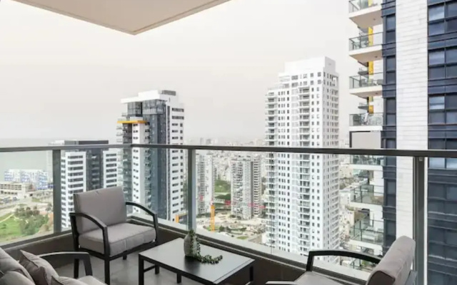 Fresh 3BR APT 32 Floor See View Tower