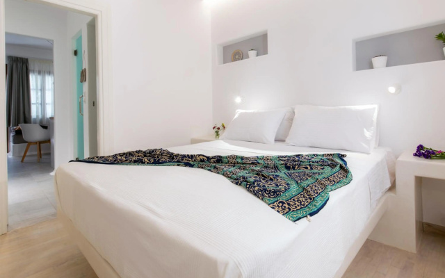 Arco Naxos Luxury Apartments