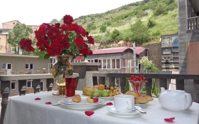 Diana Hotel