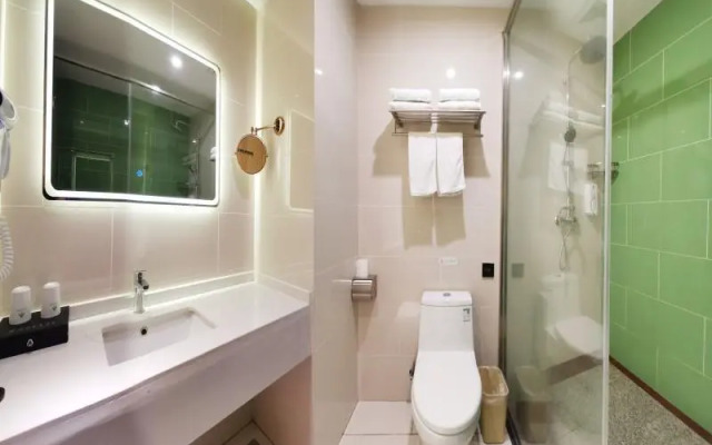 GreenTree Inn Xianning Xian'an High-speed Railway North Station Hardware Building City