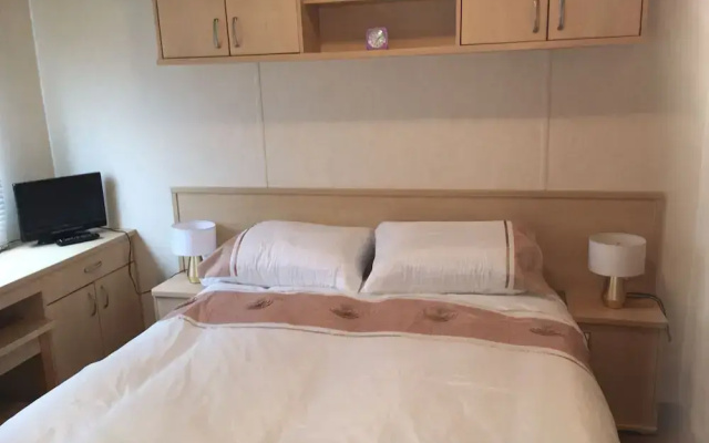 Homely 23 Bed Static Caravan, Quiet Peaceful Site