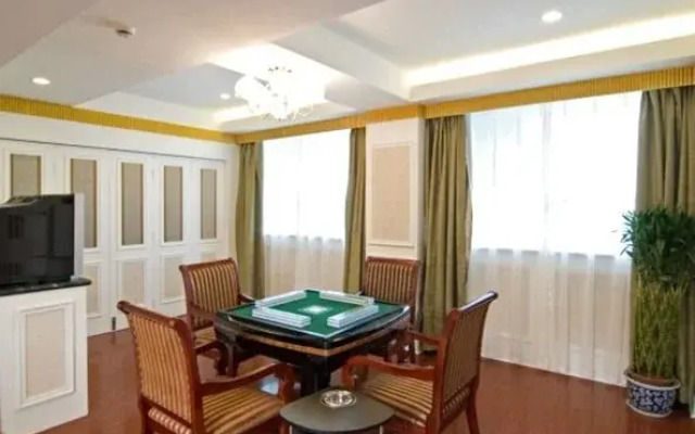 Universal House Golden Gulf Hotel