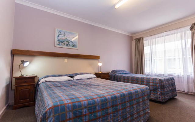 Sleepwell Motel – Guest Rooms – Albany