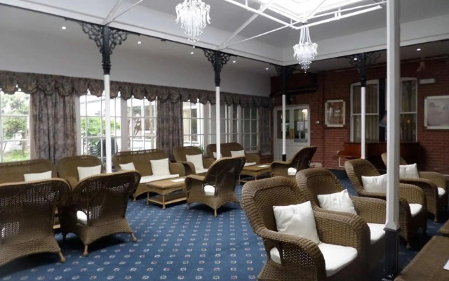 Royal Hotel