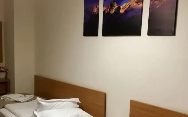 Bucharest Downtown Inn