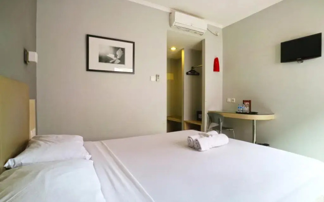 OYO 90244 Hotel Antara