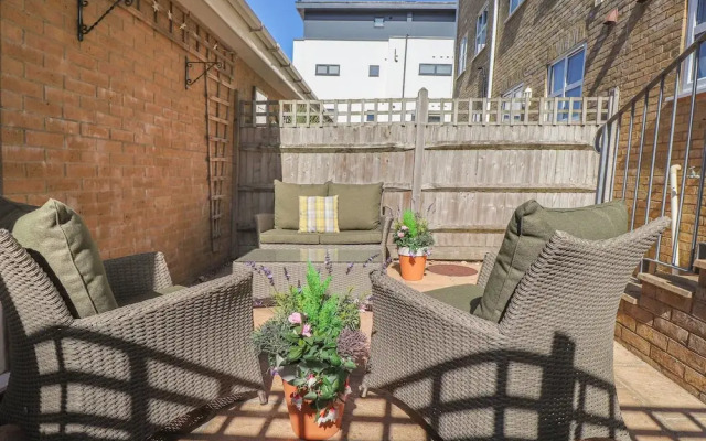 2 Victory Terrace