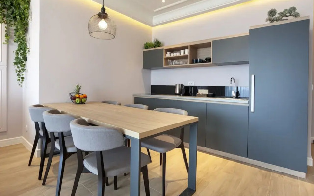 Dj City Vista Luxury Apartments
