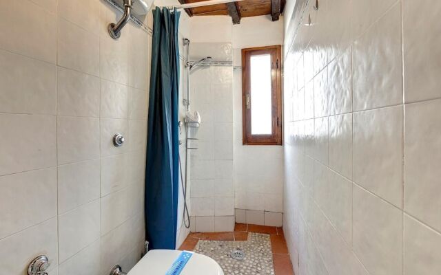 Pinti 46 in Firenze With 1 Bedrooms and 1 Bathrooms