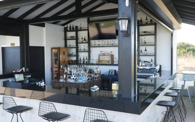Acroter Hotel Spa