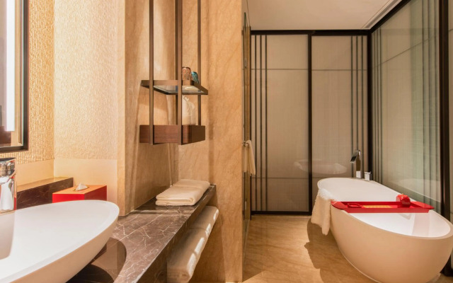 HUALUXE Beijing Xinan by IHG