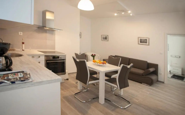 Old Square Apartment