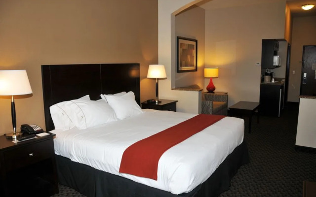 Holiday Inn Express & Suites Clinton by IHG