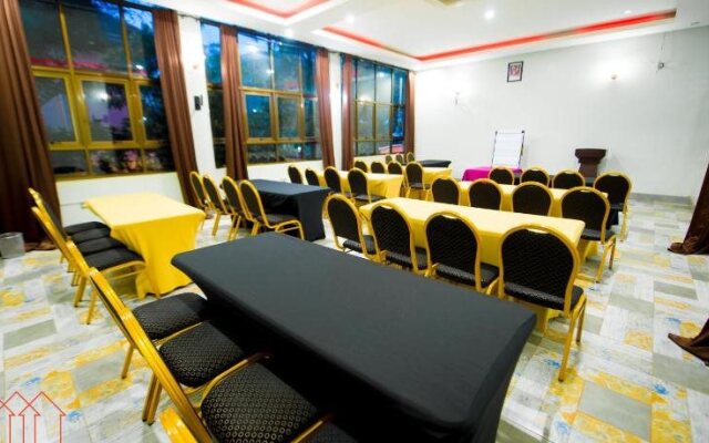 Ci'Sand Suites Hotel