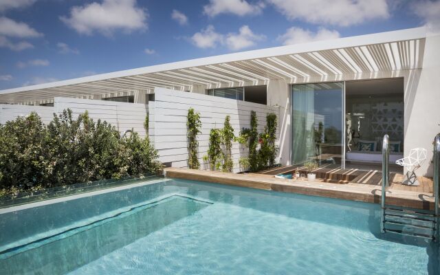 Mykonos Dove Beachfront Hotel