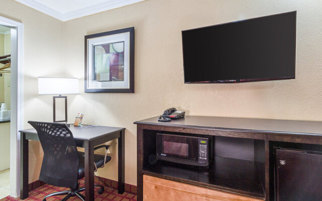 Econo Lodge West Dodge