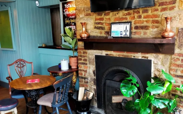 OYO The Victorian Tap B&B