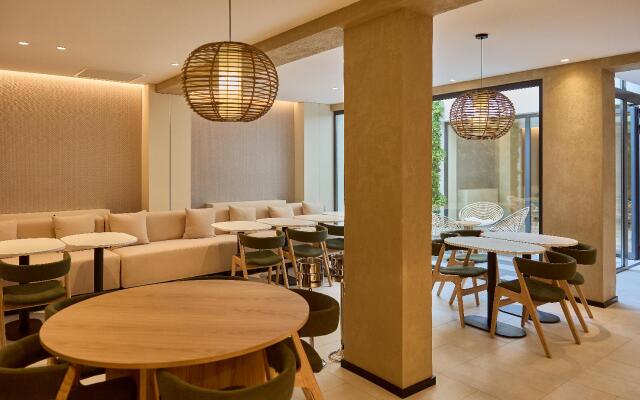 Omid Saldanha Hotel