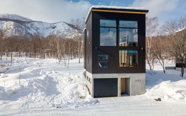 Off Piste Chalet by H2 Life