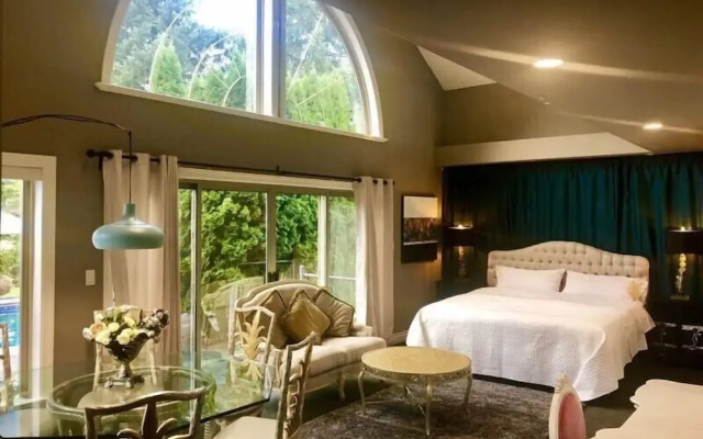 Cedar Manor Bed and Breakfast