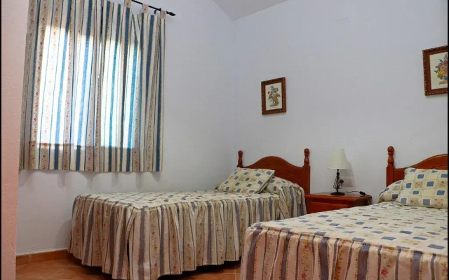 Chalet con piscina en Roche Viejo