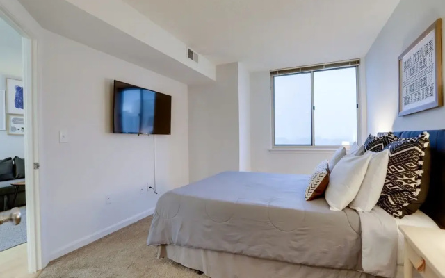 Spectacular 1 BR Condo at Ballston