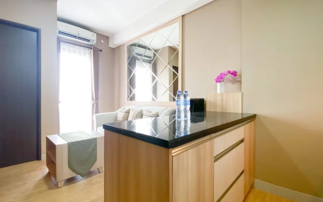 Comfort And Cozy Living 2Br Apartment At Transpark Cibubur