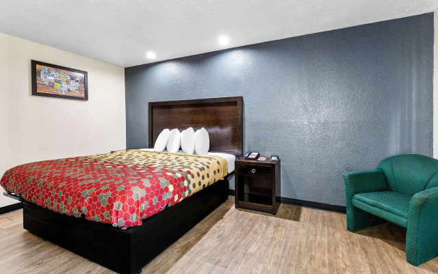 Econo Lodge Akron Copley Northwest