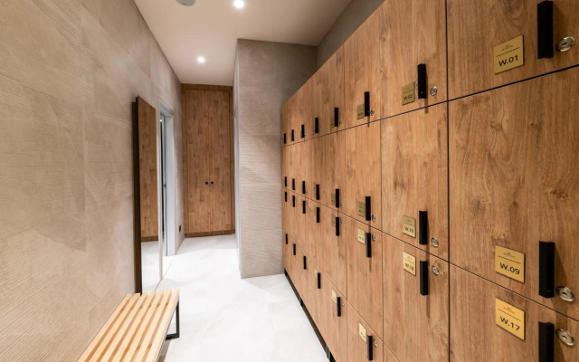 Woodside Residence 325