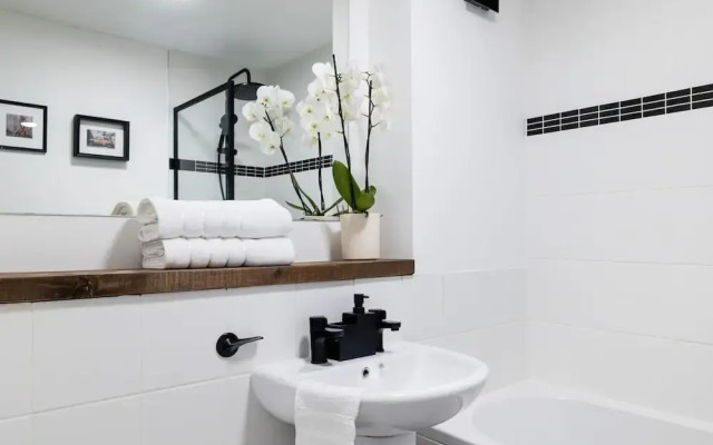 2bedroom Apartment-free Parking