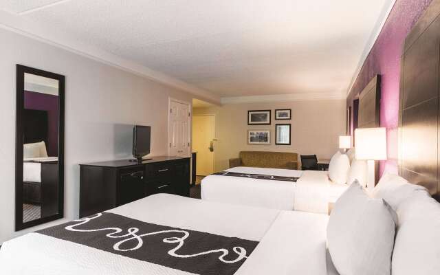 La Quinta Inn & Suites by Wyndham San Antonio Downtown