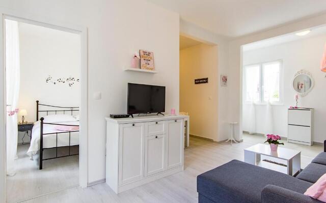 Center Apartment Tina