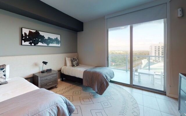 Design District Bay View Cielo Stays