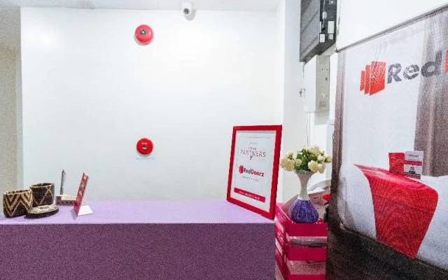 RedDoorz Plus near Robinsons Place Manila